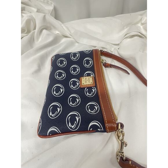 Dooney & Bourke Penn State Slim Wristlet Bag Clutch PERFECT! - Picture 5 of 10